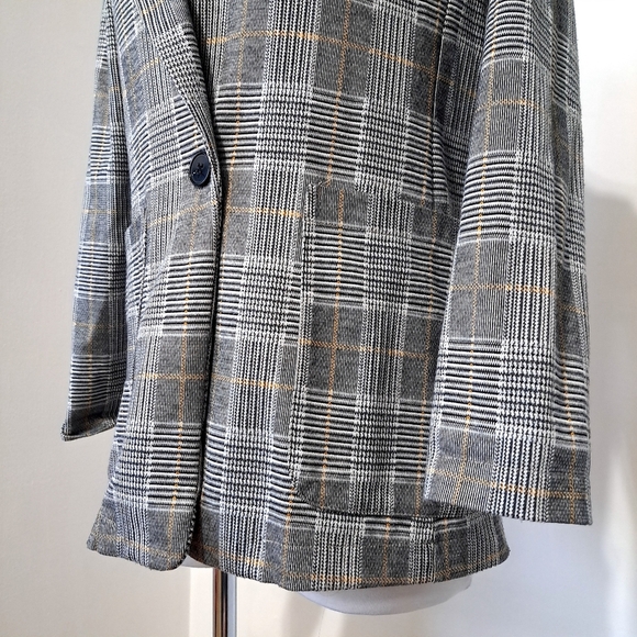H&M | Black / white appers grey check striped women's blazer - Picture 4 of 10